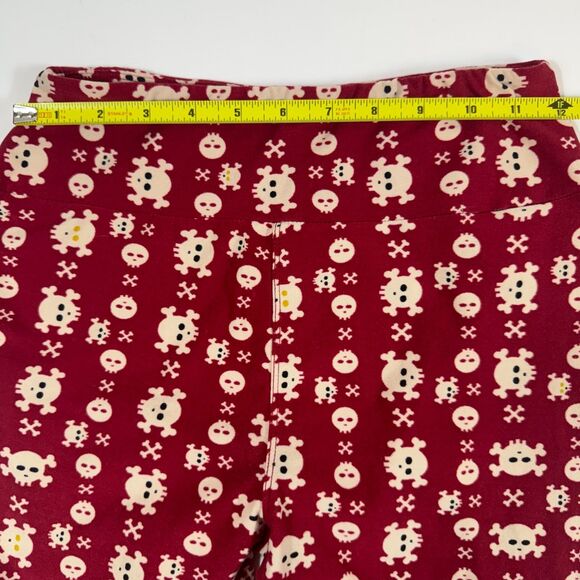 LuLaRoe OS Red Skull and Crossbones Leggings Women's Size 2-10 Halloween Goth - Picture 5 of 10
